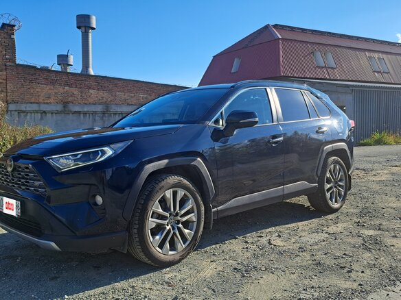 2020 Toyota RAV4 V (XA50), синий, 2980000 рублей
