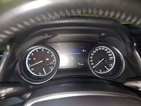 2019 Toyota Camry VIII (XV70), чёрный, 2700000 рублей, вид 3