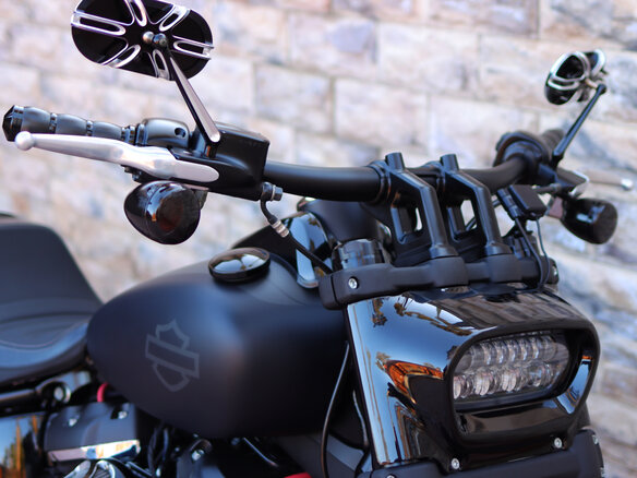 2017 Harley-Davidson Fat Bob, чёрный, 1610000 рублей - вид 2