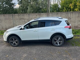 2017 Toyota RAV4 IV (XA40) Рестайлинг, белый, 2650000 рублей, вид 3