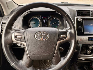 2018 Toyota Land Cruiser Prado 150 Series Рестайлинг 2, белый, 6600000 рублей, вид 3
