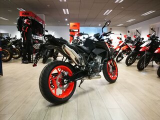 2026 KTM 790 Duke, чёрный, 1150000 рублей, вид 3