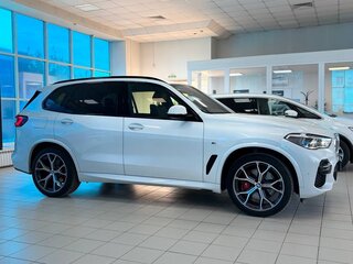 2021 BMW X5 30d IV (G05/G18), белый, 8549000 рублей, вид 3
