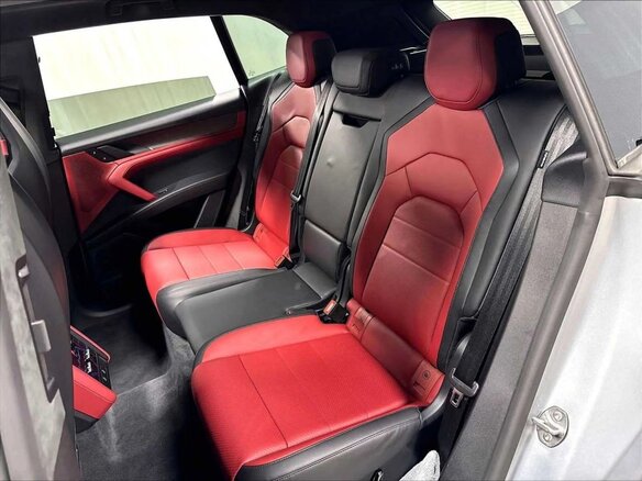 2026 Porsche Cayenne Turbo Electric Coupé IV, серебристый, 29935137 рублей - вид 17