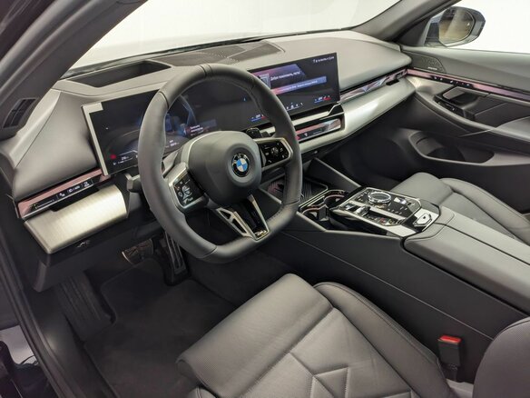 2026 BMW 5 серии 530i xDrive VIII (G60/G61/G68), чёрный - вид 9