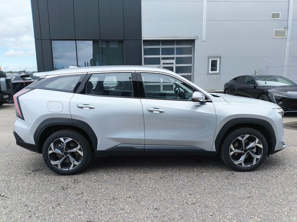 2026 Geely Atlas II, серебристый, 3449990 рублей - вид 3
