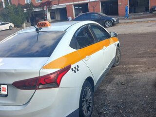 2018 Hyundai Solaris II, белый, 630000 рублей, вид 3