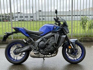 2024 Yamaha MT-09 (FZ-09), синий, 1150000 рублей, вид 2