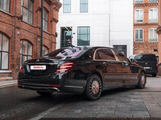 2017 Mercedes-Benz Maybach S-Класс 560 I (X222) Рестайлинг, чёрный, 5600000 рублей, вид 4