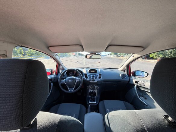 2009 Ford Fiesta Mk6, красный - вид 13