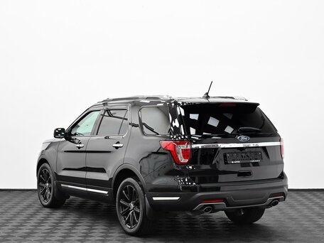 2018 Ford Explorer V Рестайлинг, чёрный, 2505000 рублей, вид 2