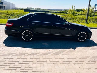 2011 Mercedes-Benz E-Класс 250 7G-Tronic IV (W212, S212, C207), чёрный, 1300000 рублей, вид 5