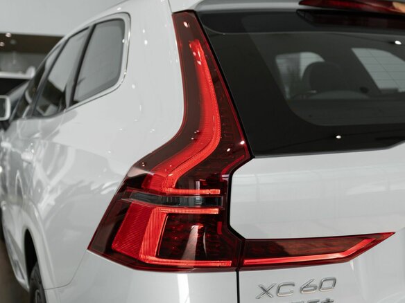 2025 Volvo XC60 II Рестайлинг 2, белый - вид 13