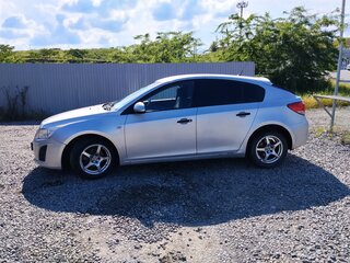 2013 Chevrolet Cruze I Рестайлинг, серебристый, 560000 рублей, вид 3