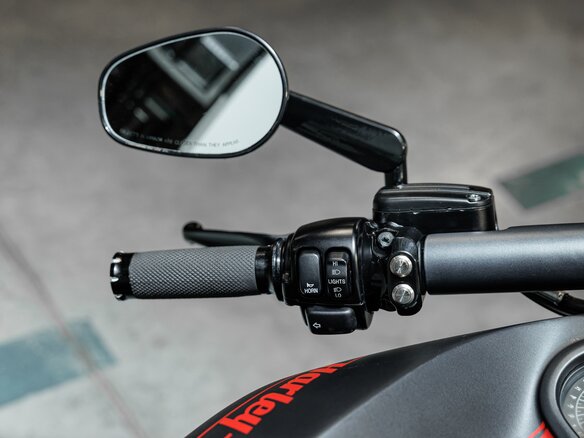 2012 Harley-Davidson V-Rod, чёрный, 3100000 рублей - вид 4