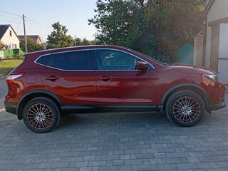 2016 Nissan Qashqai II, красный, 1550000 рублей, вид 2