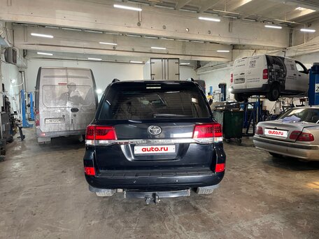 2016 Toyota Land Cruiser 200 Series Рестайлинг 2, чёрный, 5200000 рублей, вид 3