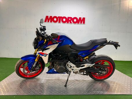 2024 BMW F 900 R, синий, 1150000 рублей, вид 1