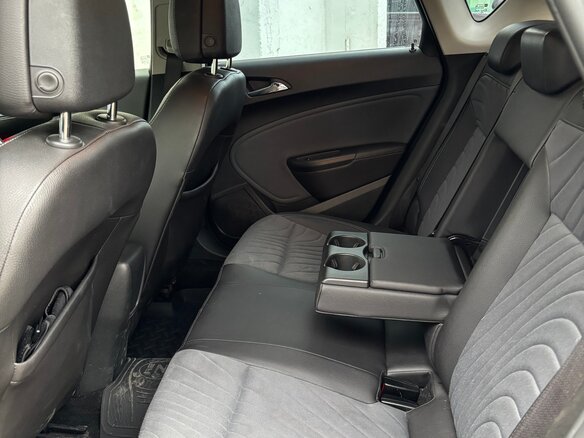 2013 Opel Astra J Рестайлинг, чёрный, 900000 рублей - вид 18