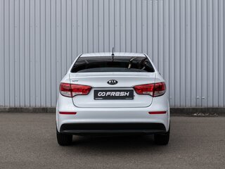 2016 Kia Rio III Рестайлинг, белый, 939000 рублей, вид 4