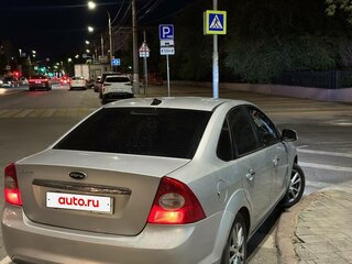 2009 Ford Focus II Рестайлинг, серебристый, 580000 рублей, вид 3