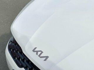 2021 Kia K5 III, белый, 2330000 рублей, вид 5