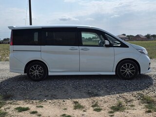2015 Honda Stepwgn Spada V, белый, 1926000 рублей, вид 3