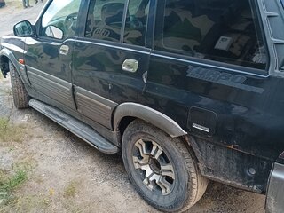 2001 SsangYong Musso I Рестайлинг, чёрный, 170000 рублей, вид 4