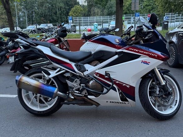 2020 Honda VFR 800, белый, 950000 рублей - вид 1