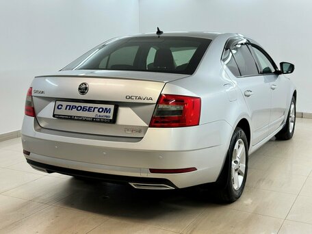 2017 Skoda Octavia III (A7) Рестайлинг, серебристый, 1549000 рублей, вид 4