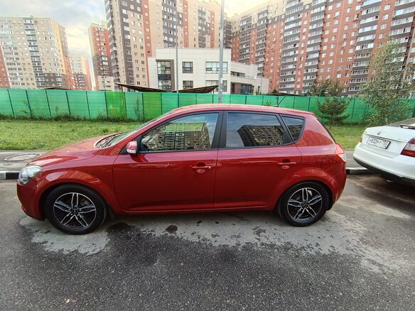 2011 Kia Ceed I Рестайлинг, красный, 750000 рублей - вид 3