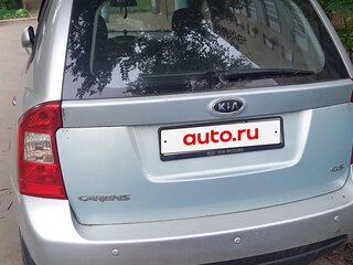 2009 Kia Carens II (UN), серебристый, 650000 рублей, вид 4
