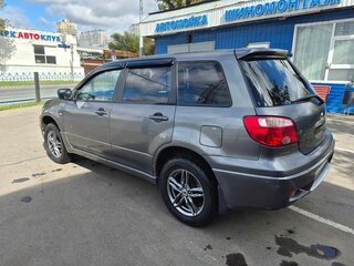 2005 Mitsubishi Outlander I, серый, 420000 рублей, вид 2