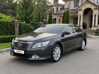 2013 Toyota Camry VII (XV50), серый, 1850000 рублей, вид 1