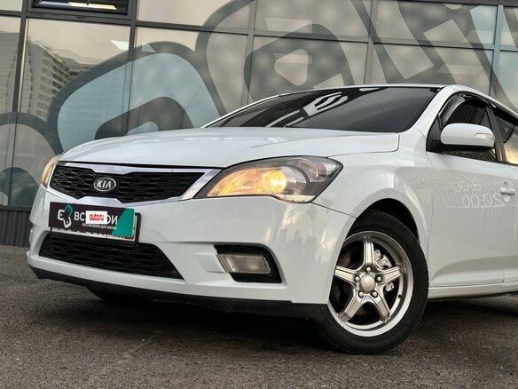 2011 Kia Ceed I Рестайлинг, белый, 660000 рублей - вид 9