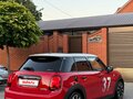 2020 Mini Hatch Cooper S III (F55/F56) Рестайлинг, красный - вид 4