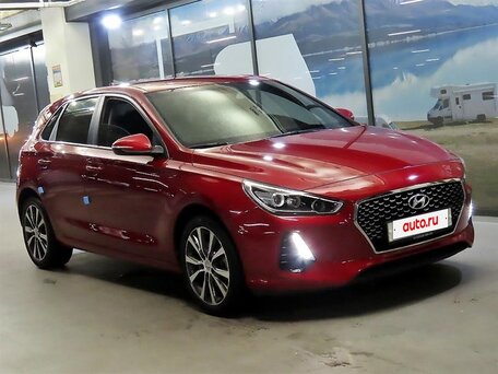 2018 Hyundai i30 III, красный, 1430000 рублей, вид 1