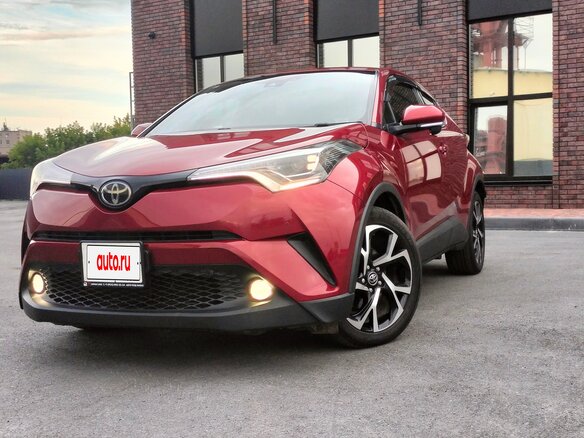 2017 Toyota C-HR I, красный, 1970000 рублей - вид 22