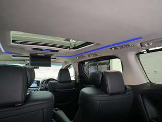 2019 Toyota Vellfire II Рестайлинг, белый, 4690000 рублей, вид 4