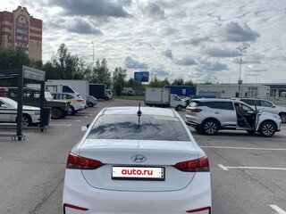 2019 Hyundai Solaris II, белый, 880000 рублей, вид 2