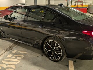 2021 BMW 5 серии 545e xDrive VII (G30/G31/G38) Рестайлинг, чёрный, 5120000 рублей, вид 3