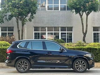 2021 BMW X5 30i IV (G05/G18), чёрный, 5490000 рублей, вид 3