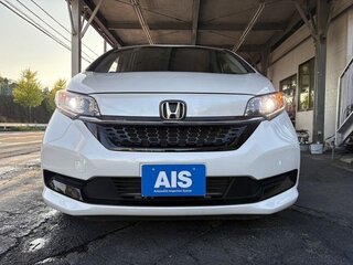2022 Honda Freed II Рестайлинг, белый, 1350000 рублей, вид 3