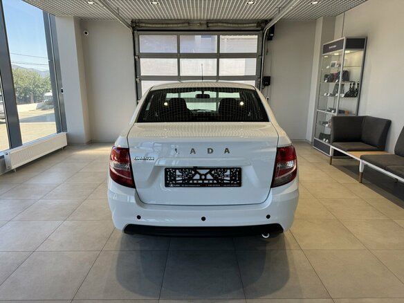 2026 Lada (ВАЗ) Granta I Рестайлинг, белый, 1218000 рублей - вид 3