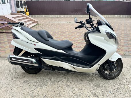 2010 Suzuki Burgman (SkyWave) 400, белый, 270000 рублей, вид 3