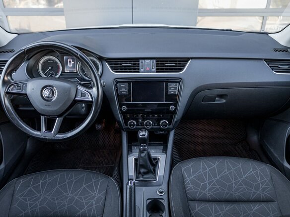 2019 Skoda Octavia III (A7) Рестайлинг, белый, 1518811 рублей - вид 8