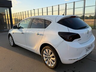 2012 Opel Astra J Рестайлинг, белый, 680000 рублей, вид 4