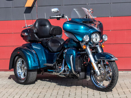 2019 Harley-Davidson Tri Glide, синий, 2742569 рублей, вид 1