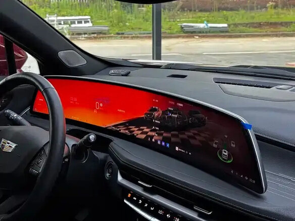 2025 Cadillac XT4 I Рестайлинг, красный - вид 13