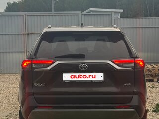 2020 Toyota RAV4 V (XA50), коричневый, 3350000 рублей, вид 4